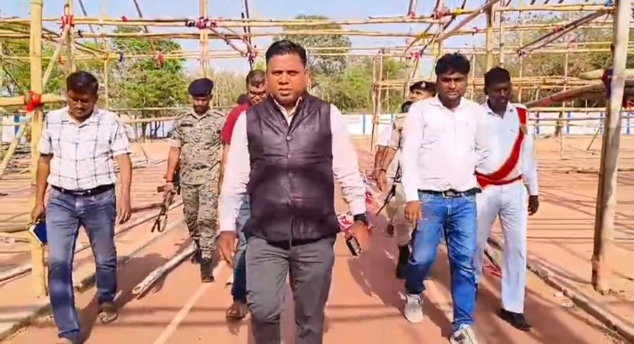 परेड ग्राउंड का डीएम ने किया औचक निरीक्षण