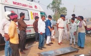  यूपी के गोरखपुर का है निवासी, रेलवे में वेल्डर मिस्त्री के रूप में करता था मजदूरी, परिवार लोगो को पुलिस ने शव की सुपुर्द