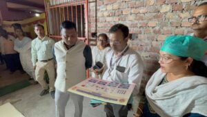 DM ने अरियरी प्रखंड की पंचायतों का किया औचक निरीक्षण, लापरवाही पर दी सख्त कार्रवाई की चेतावनी