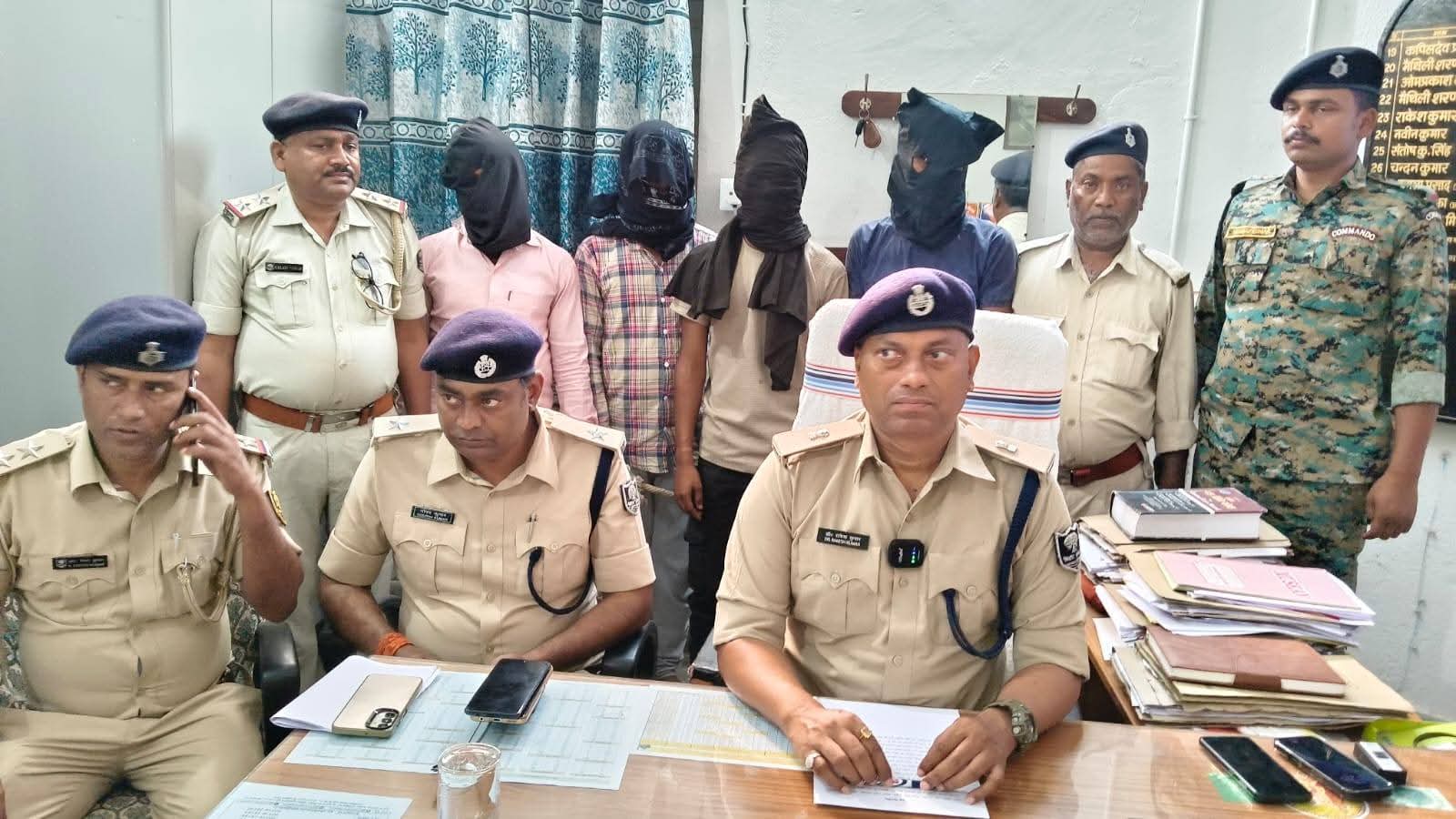 बाइक चोरी के अंतरजिला गिरोह का खुलासा, 4 बदमाश रंगेहाथ गिरफ्तार, चोरी के 6 बाइक बरामद