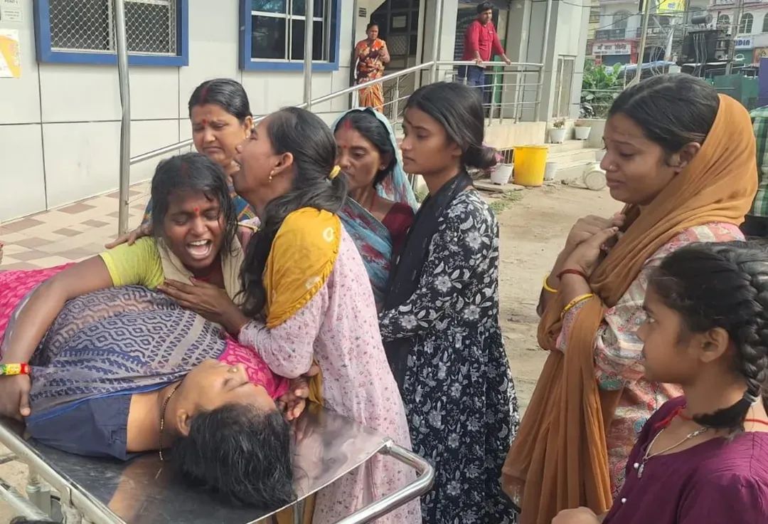 विद्यालय जा रही शिक्षिका की सड़क हादसे में मौत